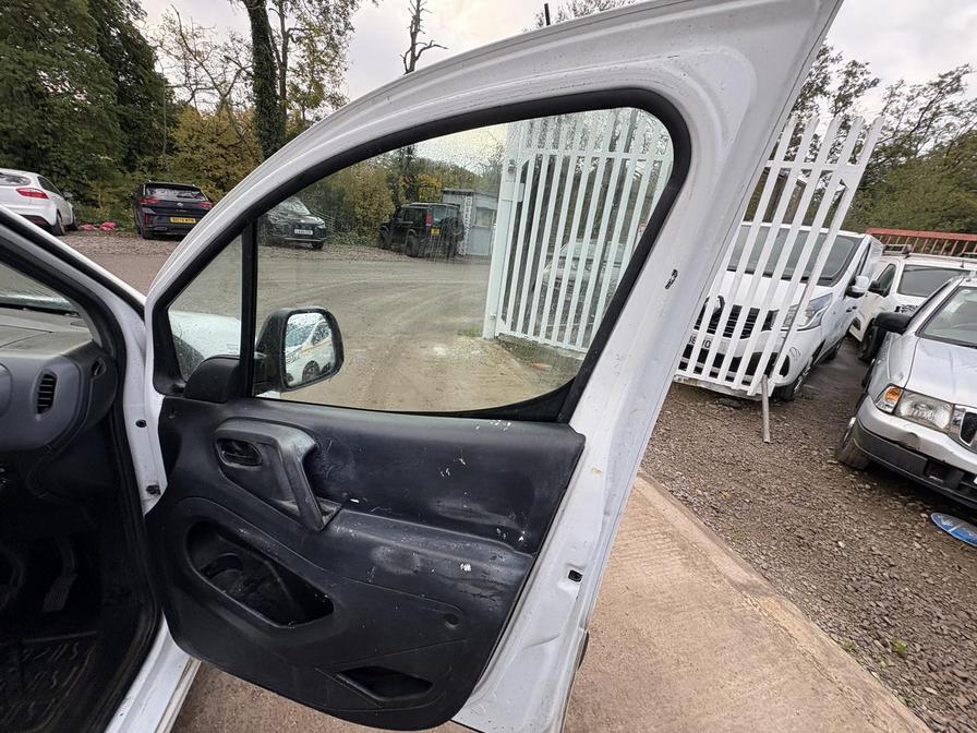 2017 Peugeot Partner – Model: Partner S L2 Blue HDi – MJ17XGZ