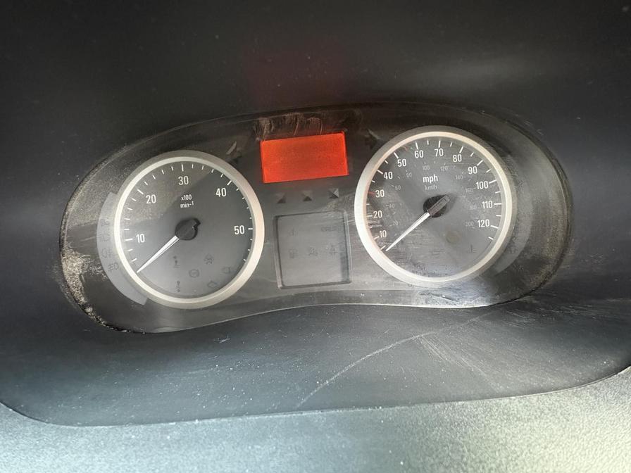 2013 Vauxhall Vivaro – Model: Vivaro 2900 Sportive CDTi LWB – DY13ZBJ