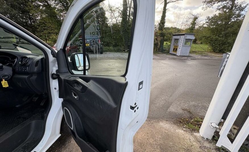 2018 Vauxhall Vivaro Vivaro  2900 Sportive CDTi – DN68YTX