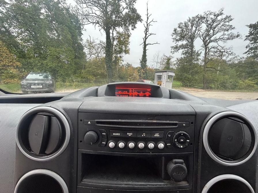 2017 Peugeot Partner – Model: Partner SE L1 Blue HDi – MA67OCJ