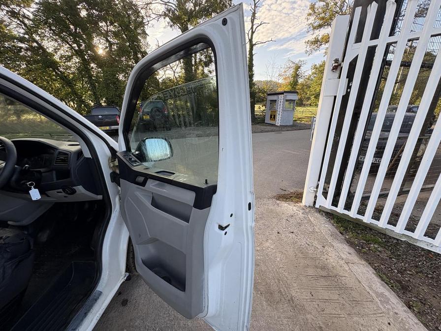 2017 Volkswagen Transporter Transporter T32 Startline TDI BlueMotion Technology 4Motion – FE17EEO