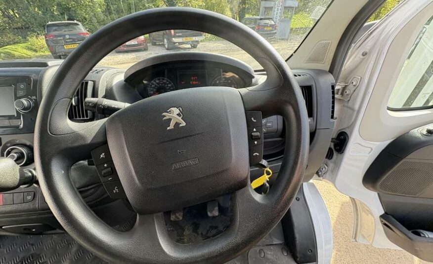 2022 Peugeot Boxer Boxer 335 Professional L2H2 Blue HDi – NL22BLX