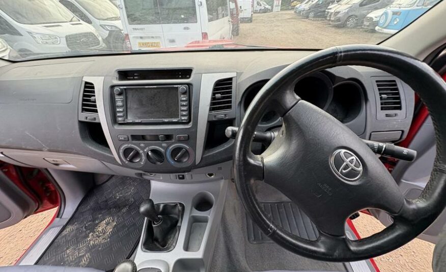 2008 Toyota Hilux HI-Luxury Invincible D-4D 4×4 Double Cab Auto – SY08ZTX