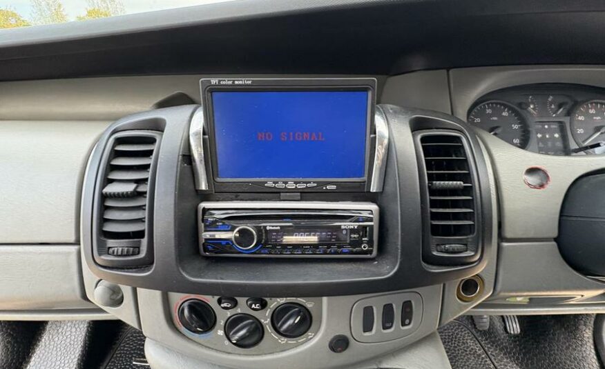 2002 Renault Trafic Trafic SL27 dCi 100 SWB – BG02EXO