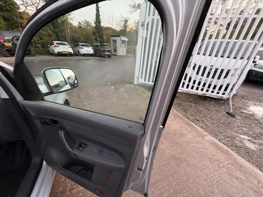 2013 Volkswagen Caddy MaxI – Model: Caddy Maxi C20 Trendline TDI BlueMotion Technology – AY63EHX