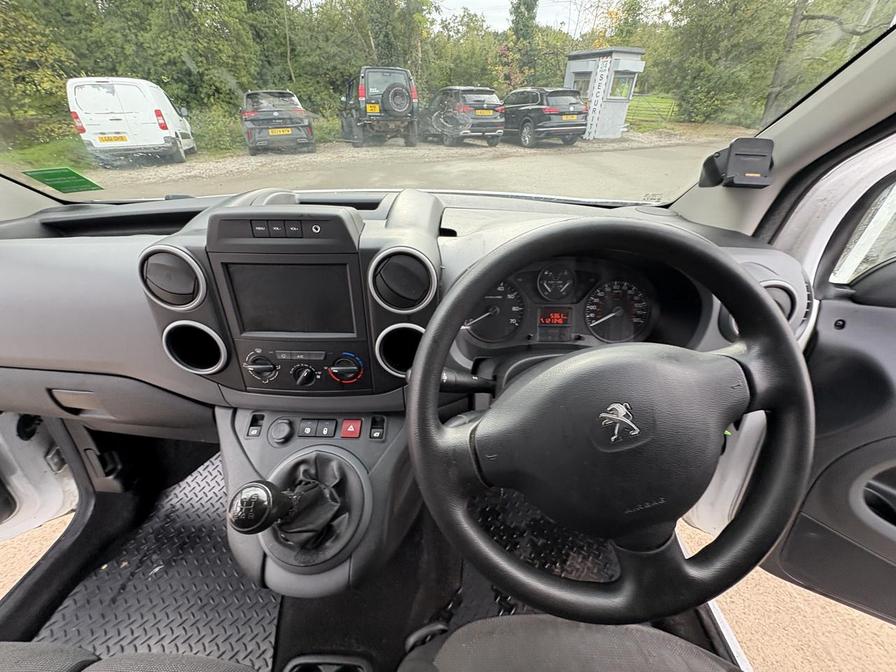 2017 Peugeot Partner Partner Professional L1 Blue HDi – NV66RZX
