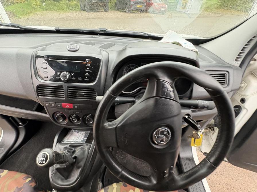 2016 Vauxhall Combo – Model: Combo 2000 L1H1 CDTi S/S ecoFLEX – EN16VSD