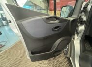 2017 Vauxhall Vivaro Combi Vivaro 2900 Combi CDTi Bi-T S/S – DY17YVN