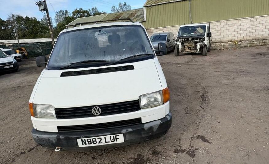1995 Volkswagen Caravelle Transporter Caravelle – N982LUF