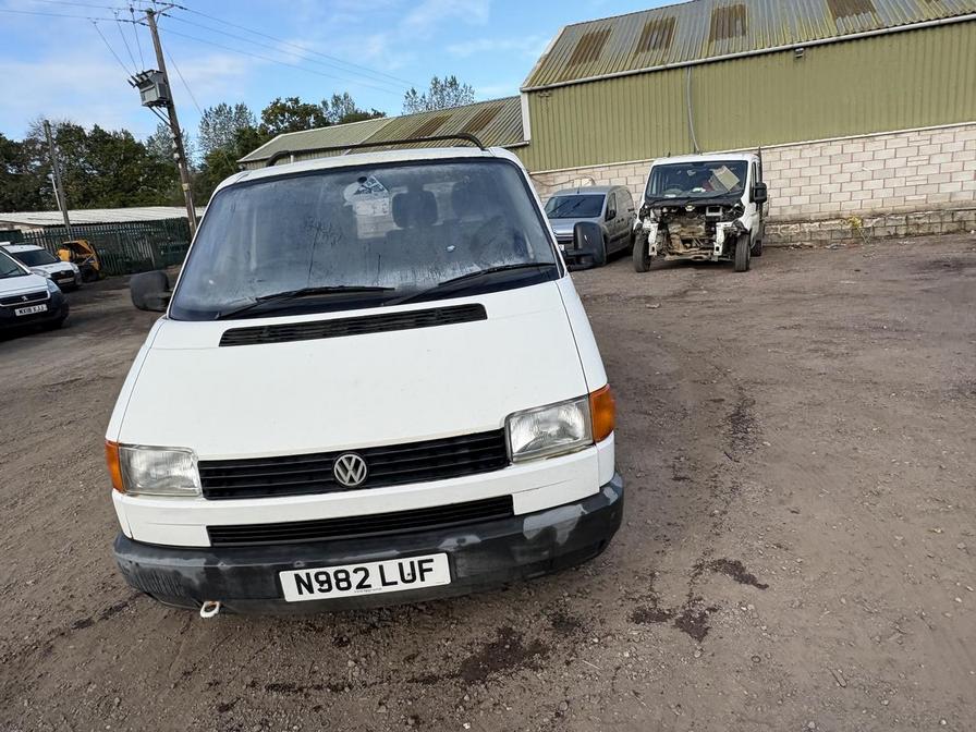 1995 Volkswagen Caravelle Transporter Caravelle – N982LUF