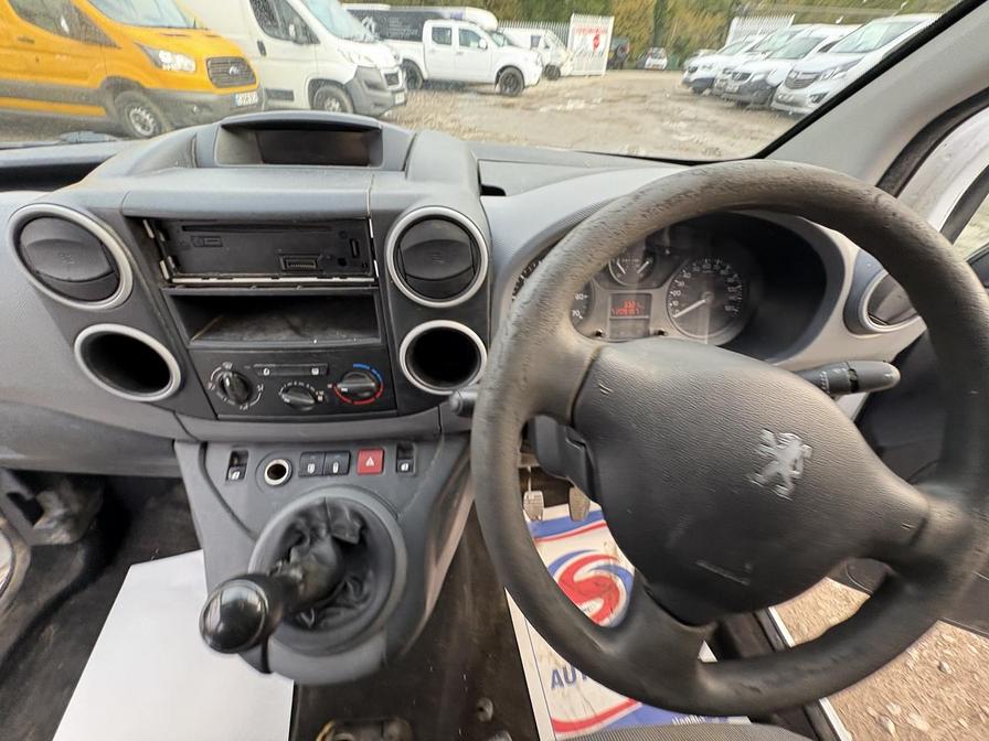 2012 Peugeot Partner – Model: Partner 850 S L1 HDi – GF12UBN