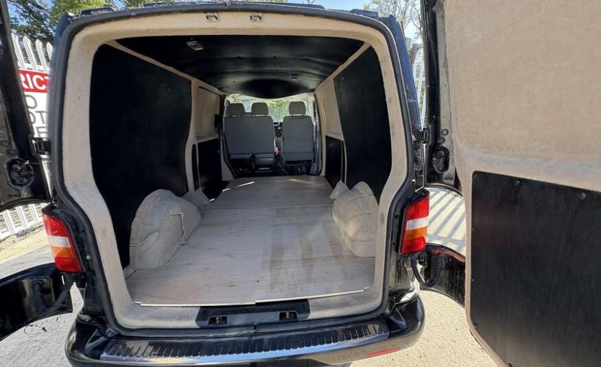 2006 Volkswagen Transporter Transporter T30 130 TDI LWB – CY06WVZ