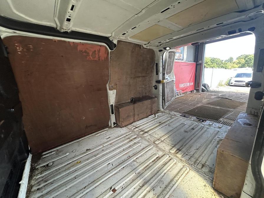 2014 Ford Transit Custom – Model: Transit Custom 270 E-Tech – CY14FMZ