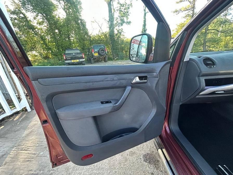 2011 Volkswagen Caddy Caddy Maxi C20 Life TDI Semi-Auto – BU61ZPG