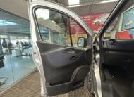 2017 Vauxhall Vivaro Combi Vivaro 2900 Combi CDTi Bi-T S/S – DY17YVN