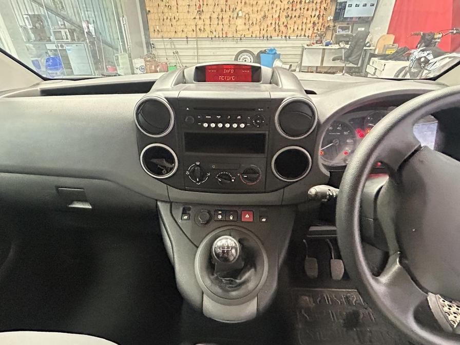 2016 Peugeot Partner – Model: Partner S L1 Blue HDi – NV16XHD