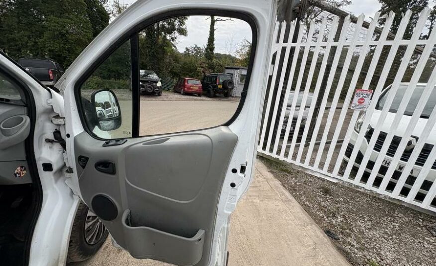 2011 Vauxhall Vivaro Vivaro  2900 CDTI SWB – YJ11FZT