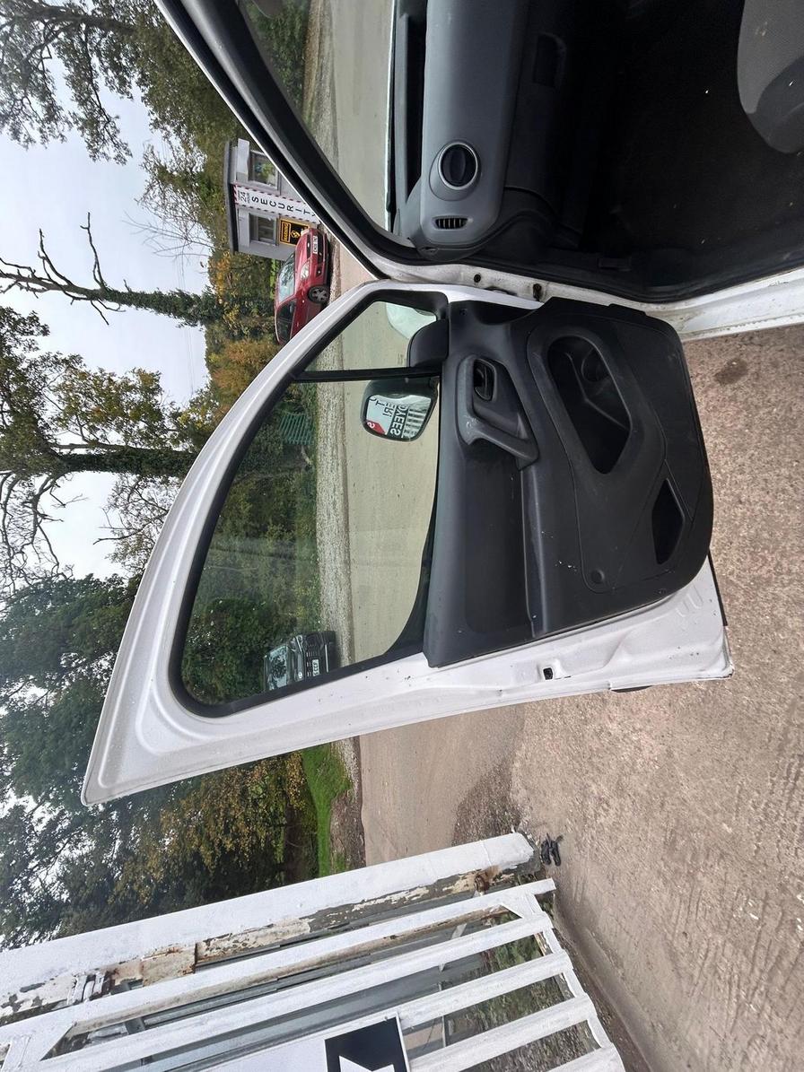 2017 Peugeot Partner – Model: Partner SE L1 Blue HDi – MA67OCJ