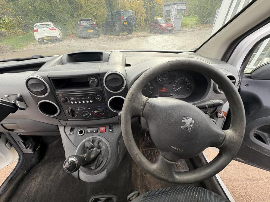 2011 Peugeot Partner – Model: Partner 625 Professional HDI – WL61EHV