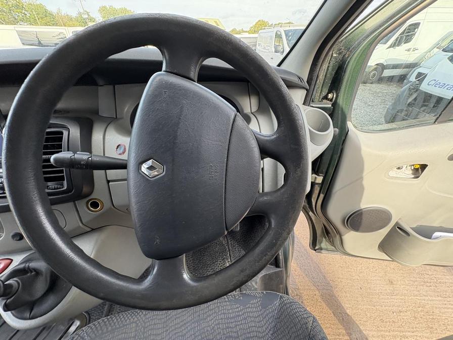 2002 Renault Trafic Trafic SL27 dCi 100 SWB – BG02EXO