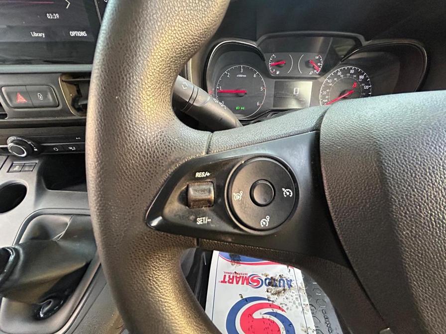 2019 Vauxhall Combo – Model: Combo 2000 Sportive S/S – YV19FCE