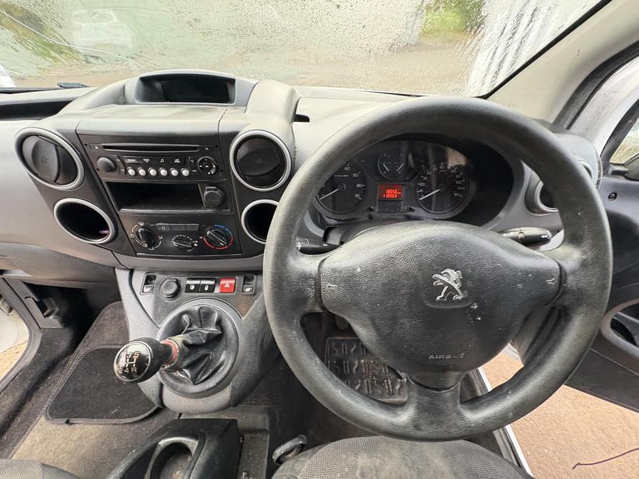 2017 Peugeot Partner – Model: Partner S L2 Blue HDi – MJ17XGZ