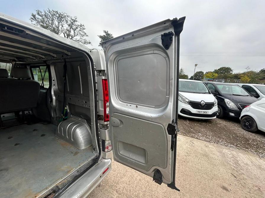 2010 Vauxhall Vivaro – Model: Vivaro 2900 Double Cab LWB – WK60SVA