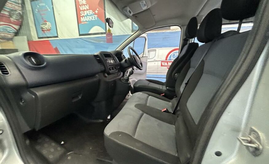 2017 Vauxhall Vivaro Combi Vivaro 2900 Combi CDTi Bi-T S/S – DY17YVN