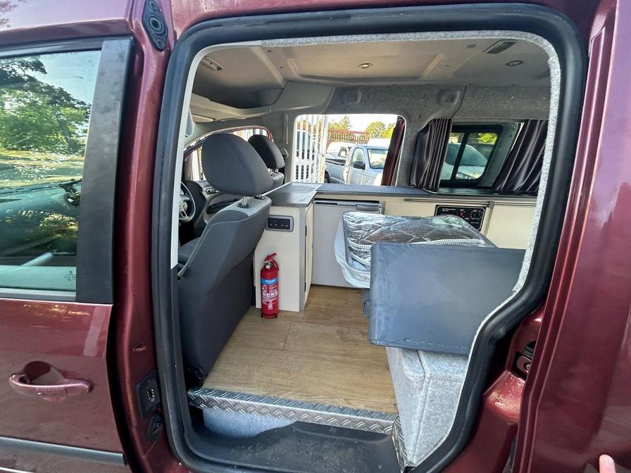 2011 Volkswagen Caddy Caddy Maxi C20 Life TDI Semi-Auto – BU61ZPG