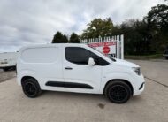 2021 Vauxhall Combo – Model: Combo 2300 Sportive TD – DW70CUU