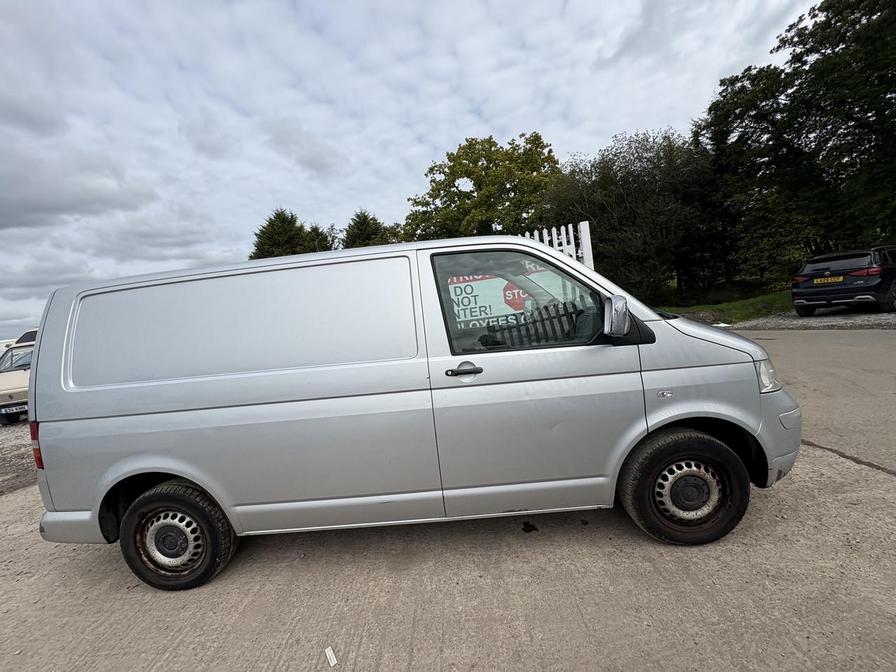 2009 Volkswagen Transporter Transporter T28 102 TDI SWB – GV59KXE