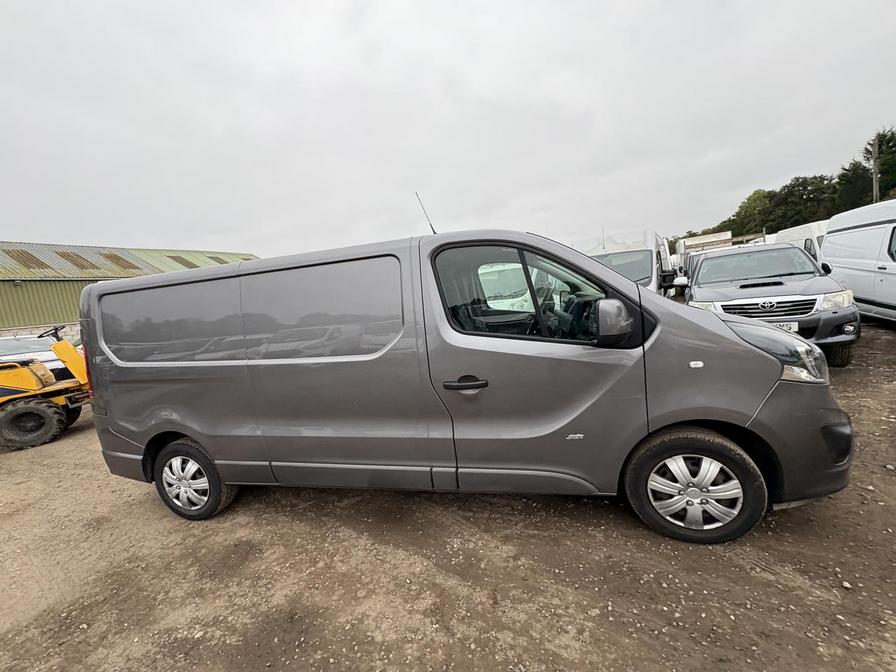 2017 Vauxhall Vivaro – Model: Vivaro 2900 Sportive CDTi Bi-T S/S – DU67WKS