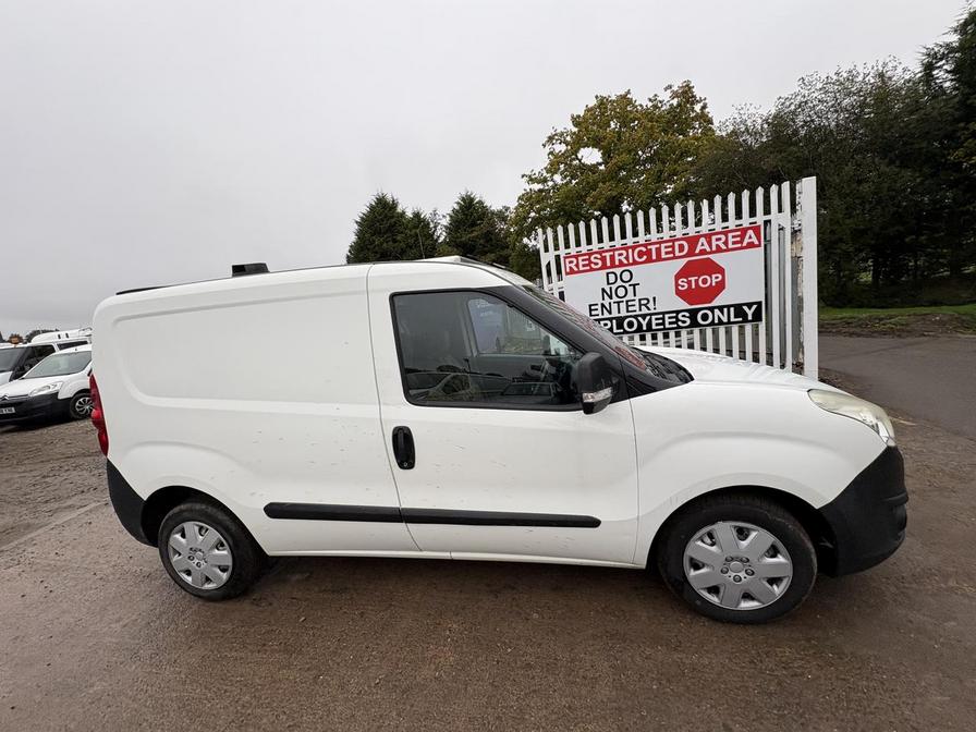 2016 Vauxhall Combo – Model: Combo 2000 L1H1 CDTi S/S ecoFLEX – EN16VSD