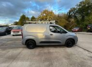 2019 Vauxhall Combo – Model: Combo 2000 Sportive S/S – YV19FCE
