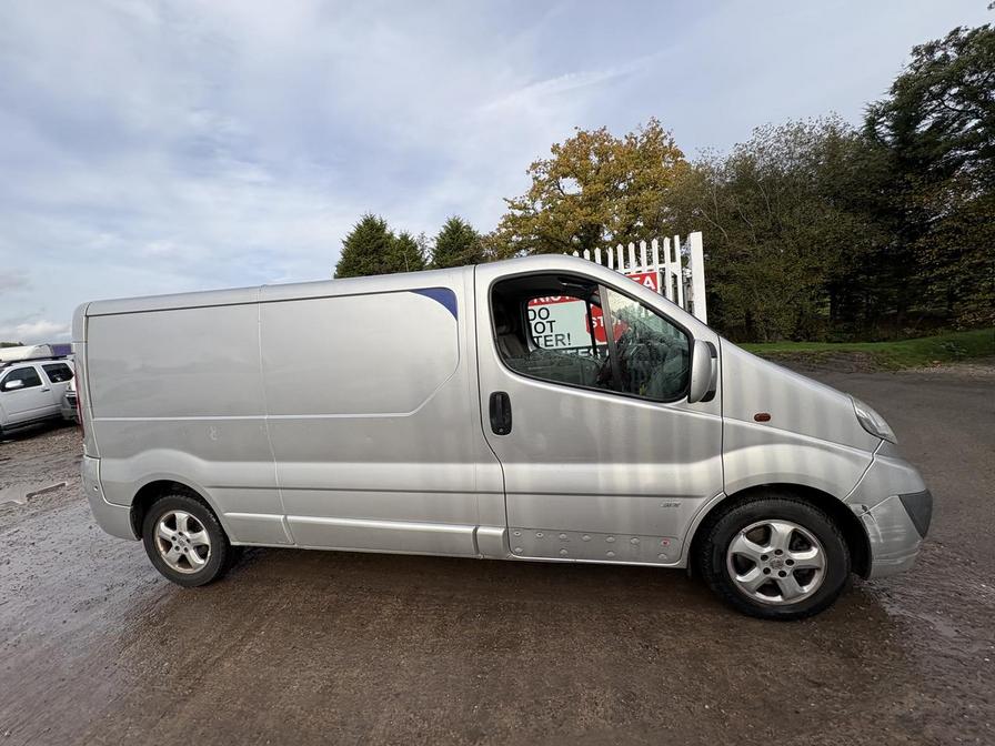 2013 Vauxhall Vivaro – Model: Vivaro 2900 Sportive CDTi LWB – DY13ZBJ