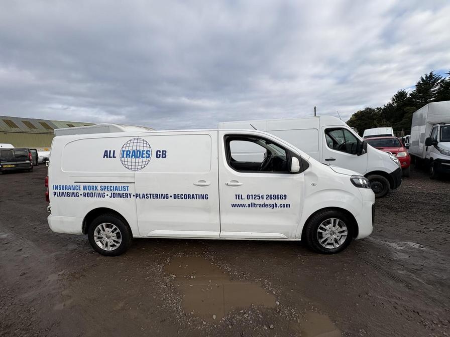 2019 Vauxhall Vivaro – Model: Vivaro 2900 Sportive S/S – DY69EUX