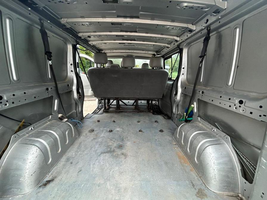 2010 Vauxhall Vivaro – Model: Vivaro 2900 Double Cab LWB – WK60SVA