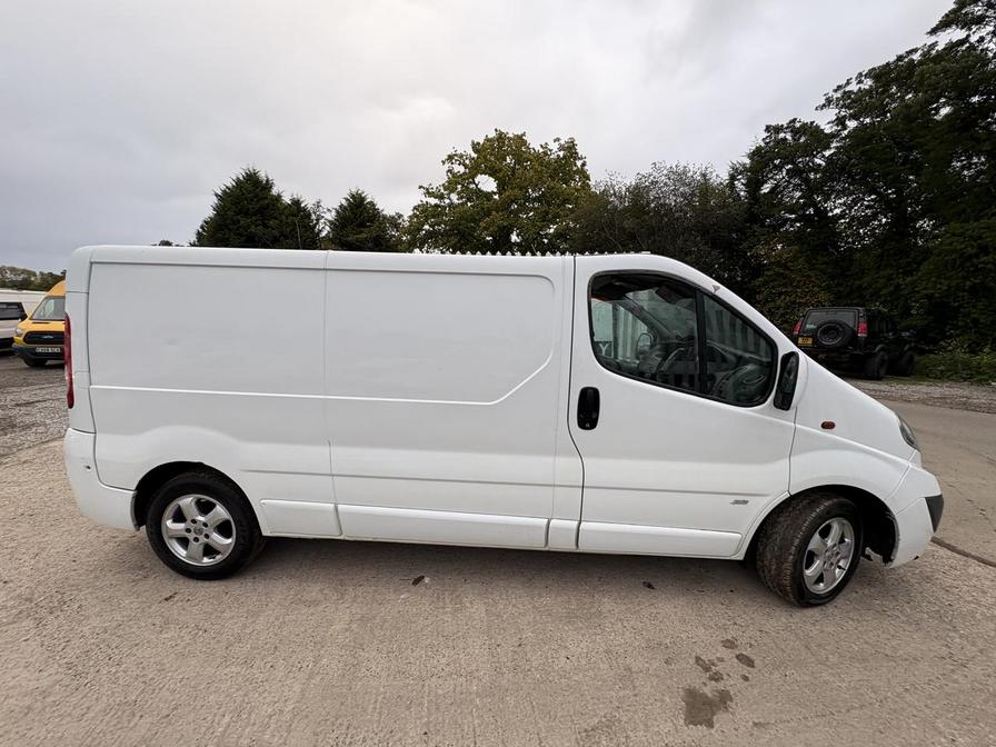2014 Vauxhall Vivaro – Model: Vivaro 2900 Sportive CDTi LWB – DS14ZRL