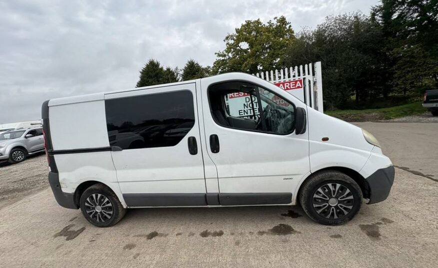 2011 Vauxhall Vivaro Vivaro  2900 CDTI SWB – YJ11FZT