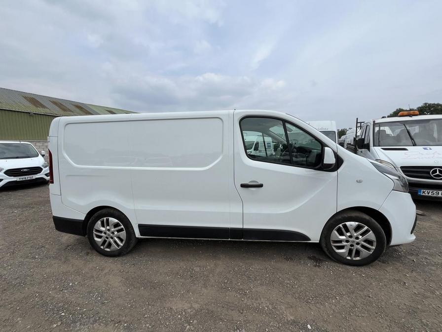 2018 Renault Trafic Trafic SL27 Sport Nav Energy dCi – YH18WOA