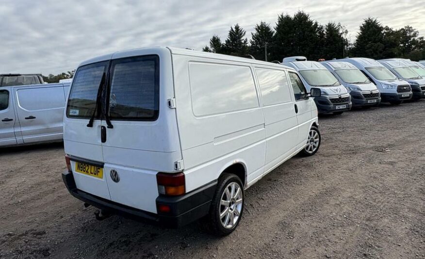 1995 Volkswagen Caravelle Transporter Caravelle – N982LUF