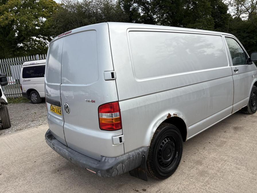 2007 Volkswagen Transporter Transporter T30 130 TDI LWB – CX57VXB