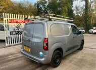 2019 Vauxhall Combo – Model: Combo 2000 Sportive S/S – YV19FCE