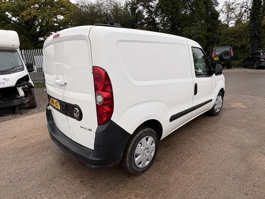 2016 Vauxhall Combo – Model: Combo 2000 L1H1 CDTi S/S ecoFLEX – EN16VSD