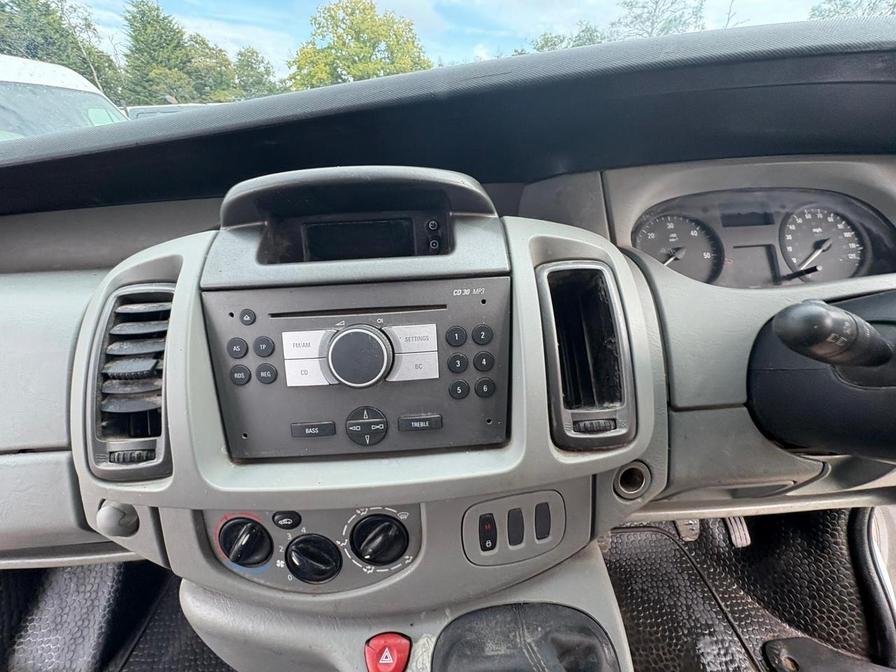 2007 Vauxhall Vivaro Vivaro 2700 CDTI SWB – YD57VWC