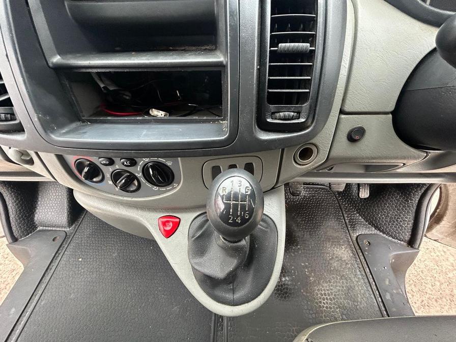 2010 Vauxhall Vivaro – Model: Vivaro 2900 Double Cab LWB – WK60SVA