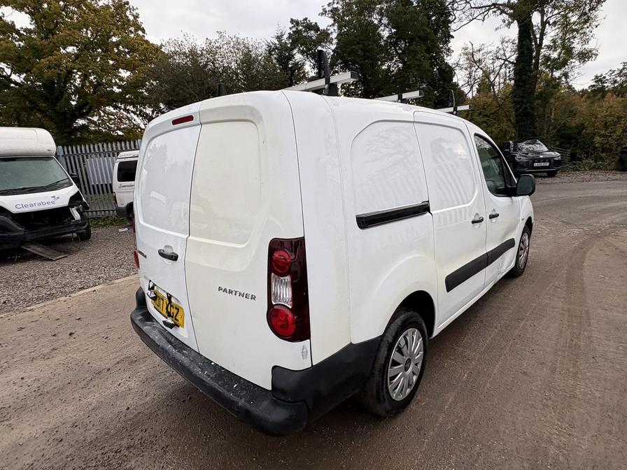 2017 Peugeot Partner – Model: Partner S L2 Blue HDi – MJ17XGZ