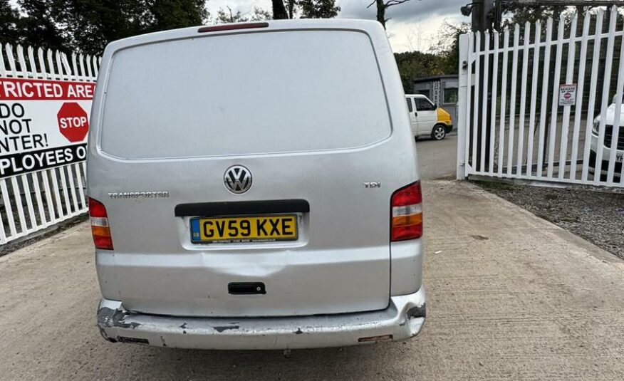 2009 Volkswagen Transporter Transporter T28 102 TDI SWB – GV59KXE