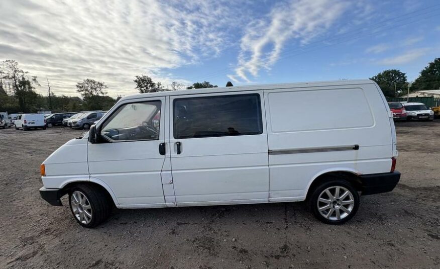 1995 Volkswagen Caravelle Transporter Caravelle – N982LUF