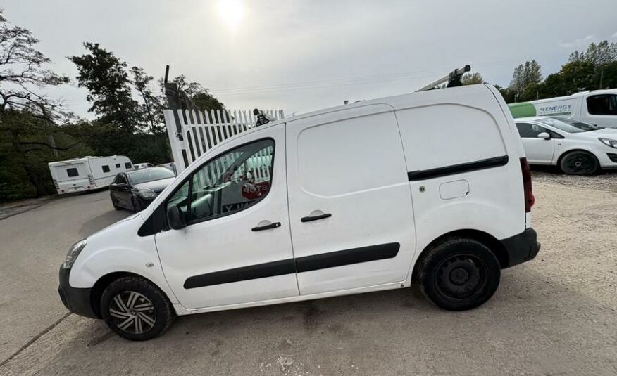 2017 Peugeot Partner Partner SE L1 Blue HDi – BJ17OAM